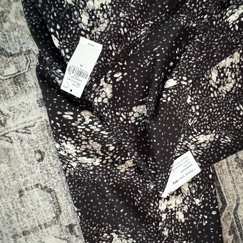 NWT Old Navy Powersoft Black&Cream Leggings/NWOT Black legging bundle Size XL - Picture 8 of 11